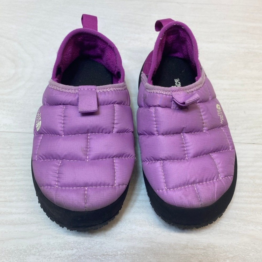 The North Face Kids 12 ThermoBall Traction Mules Slippers Purple Quilted Fleece